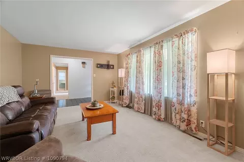 Living - 1609 Burnham Rd, Fort Smith, AR 72903 photo 1 of 2