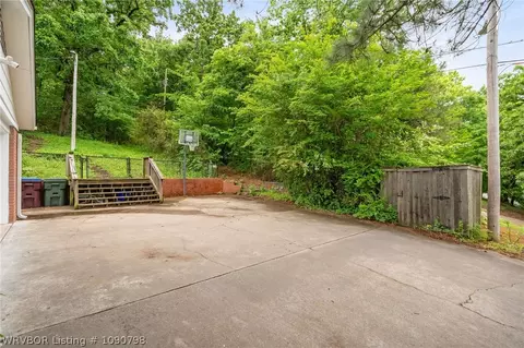 Exterior - 2400 Houston St, Fort Smith, AR 72901 photo 11 of 12