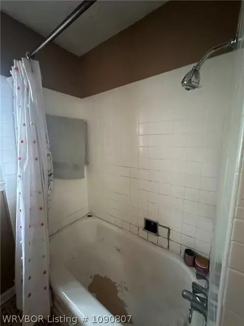 Bath - 2123 S Atlanta St, Fort Smith, AR 72903 photo 5 of 5