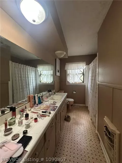Bath - 2123 S Atlanta St, Fort Smith, AR 72903 photo 4 of 5