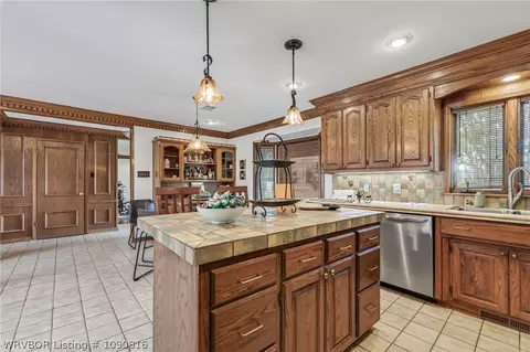Kitchen - 901 S 68th Ln, Fort Smith, AR 72903 photo 2 of 6