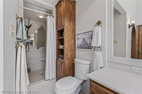 Bath - 901 S 68th Ln, Fort Smith, AR 72903 photo 4 of 6
