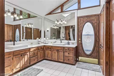 Bath - 901 S 68th Ln, Fort Smith, AR 72903 photo 1 of 6