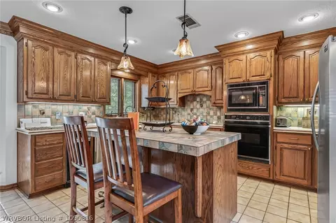 Kitchen - 901 S 68th Ln, Fort Smith, AR 72903 photo 3 of 6
