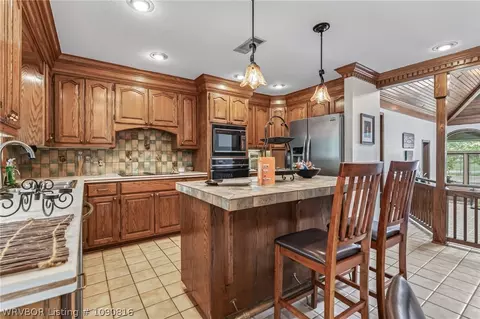 Kitchen - 901 S 68th Ln, Fort Smith, AR 72903 photo 4 of 6