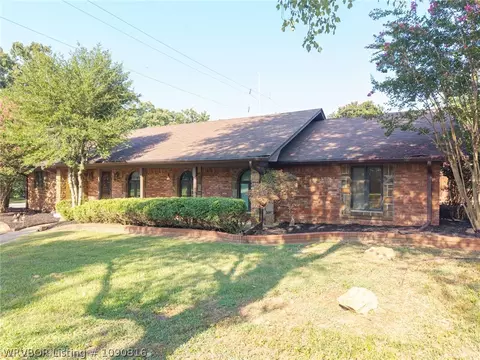 Exterior - 901 S 68th Ln, Fort Smith, AR 72903 photo 3 of 19