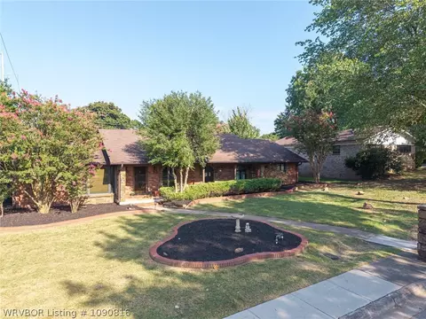 Exterior - 901 S 68th Ln, Fort Smith, AR 72903 photo 4 of 19