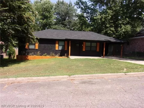 Exterior - 313 S 29th St, Ozark, AR 72949 photo 2 of 10