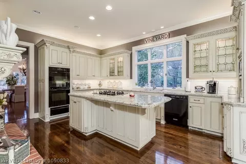 Kitchen - 4616 96th St, Fort Smith, AR 72903 photo 2 of 4