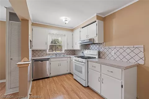 Kitchen - 1601 Brazil Ave, Fort Smith, AR 72908 photo 1 of 2