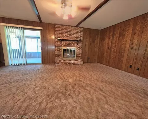 Living - 11916 Donahoe Bnd, Fort Smith, AR 72916 photo 7 of 9