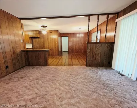 Living - 11916 Donahoe Bnd, Fort Smith, AR 72916 photo 4 of 9