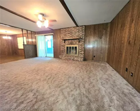 Living - 11916 Donahoe Bnd, Fort Smith, AR 72916 photo 6 of 9