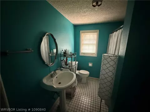 Bath - 2423 Ionia St, Fort Smith, AR 72901 photo 2 of 2