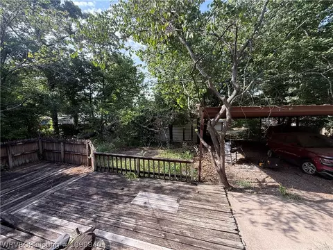 Exterior - 2423 Ionia St, Fort Smith, AR 72901 photo 3 of 5