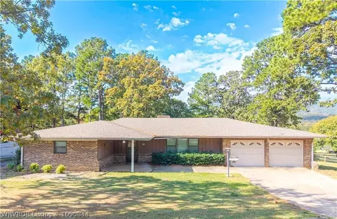 100 Royal Oak Dr, Poteau, OK 74953