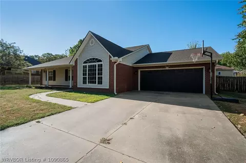 Exterior - 3310 Glen Flora Way, Fort Smith, AR 72908 photo 3 of 6