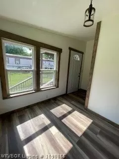 Entry Way - 1012 E Baltimore, Panama, OK 74951 photo 2 of 4