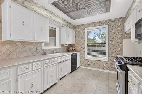 Kitchen - 5523 S 92nd St, Fort Smith, AR 72903 photo 2 of 5