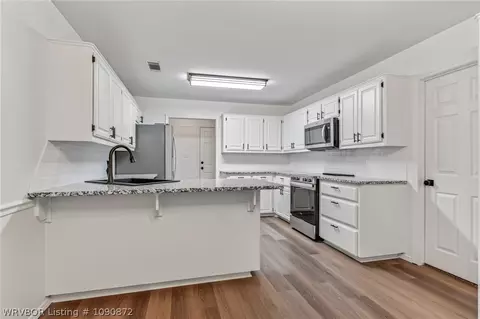 Kitchen - 9804 Broadwell St, Fort Smith, AR 72908 photo 2 of 2