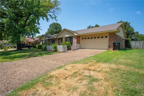 Exterior - 4308 S 35th Dr, Fort Smith, AR 72903 photo 6 of 19