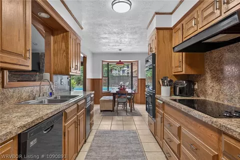 Kitchen - 4308 S 35th Dr, Fort Smith, AR 72903 photo 3 of 3