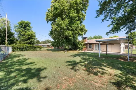 Exterior - 3708 S Carthage St, Fort Smith, AR 72903 photo 5 of 9