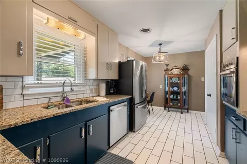 Kitchen - 3708 S Carthage St, Fort Smith, AR 72903 photo 2 of 3