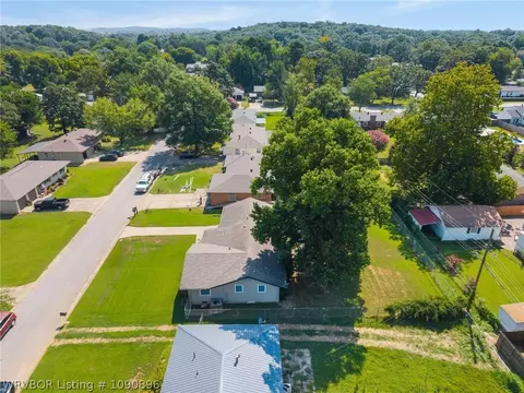 View/Area - 3708 S Carthage St, Fort Smith, AR 72903 photo 4 of 6