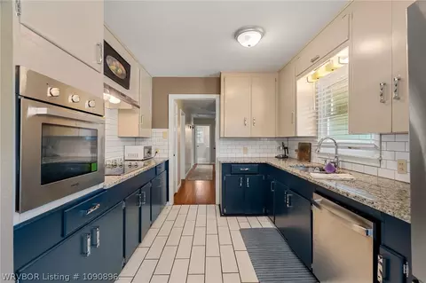 Kitchen - 3708 S Carthage St, Fort Smith, AR 72903 photo 1 of 3