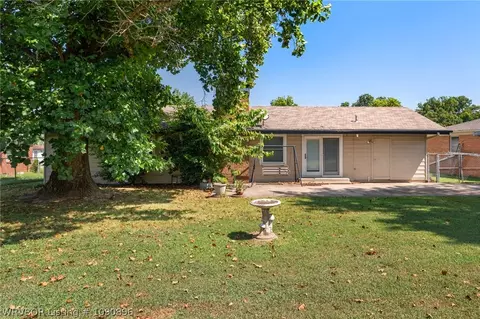 Exterior - 3708 S Carthage St, Fort Smith, AR 72903 photo 4 of 9