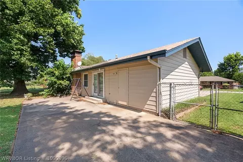 Exterior - 3708 S Carthage St, Fort Smith, AR 72903 photo 9 of 9