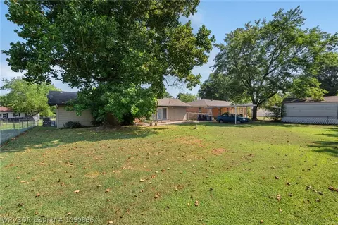 Exterior - 3708 S Carthage St, Fort Smith, AR 72903 photo 6 of 9