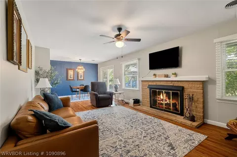 Living - 3708 S Carthage St, Fort Smith, AR 72903 photo 1 of 2