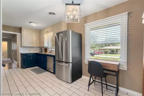 Kitchen - 3708 S Carthage St, Fort Smith, AR 72903 photo 3 of 3