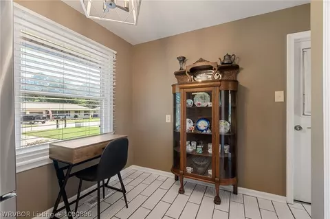 Entry Way - 3708 S Carthage St, Fort Smith, AR 72903 photo 1 of 2