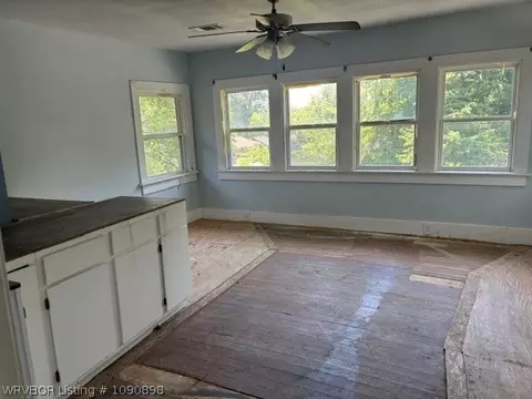 Living - 901 N 46th St, Fort Smith, AR 72903 photo 5 of 5