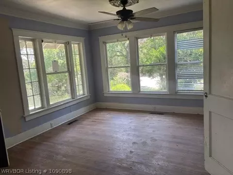 Living - 901 N 46th St, Fort Smith, AR 72903 photo 3 of 5