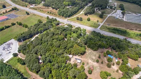View/Area - 2701 Eupeil Ln, Springdale, AR 72764 photo 9 of 11