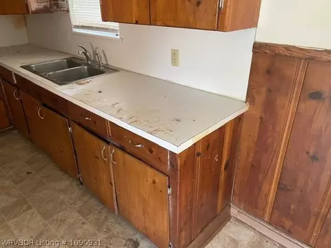 Kitchen - 4423 S 30th St, Fort Smith, AR 72901 photo 2 of 2