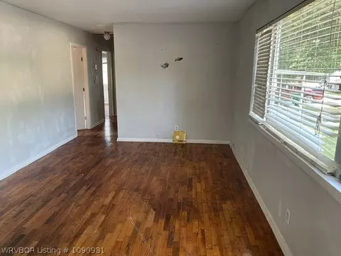 Living - 4423 S 30th St, Fort Smith, AR 72901 photo 2 of 3