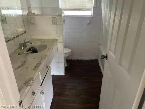 Bath - 4423 S 30th St, Fort Smith, AR 72901 photo 1 of 8