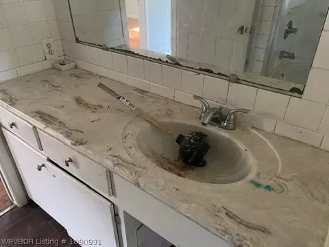 Bath - 4423 S 30th St, Fort Smith, AR 72901 photo 8 of 8