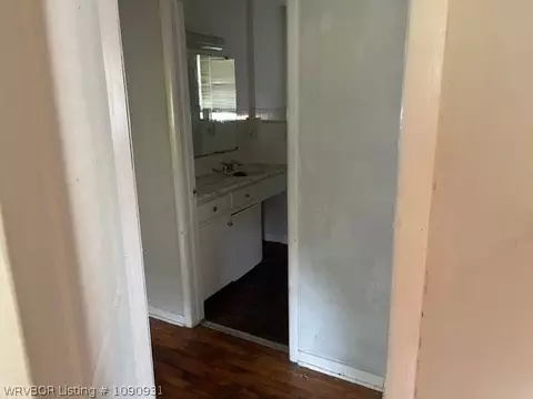 Entry Way - 4423 S 30th St, Fort Smith, AR 72901 photo 3 of 4