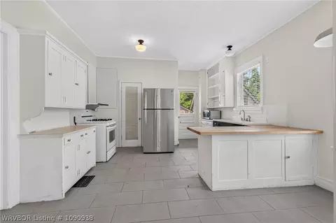 Kitchen - 1104 S 26th St, Fort Smith, AR 72901 photo 1 of 8