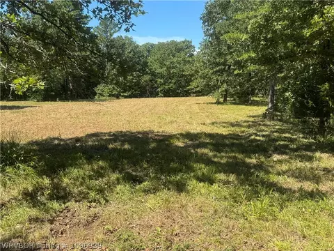 000 Lloyd Ln, Wister, OK 74966