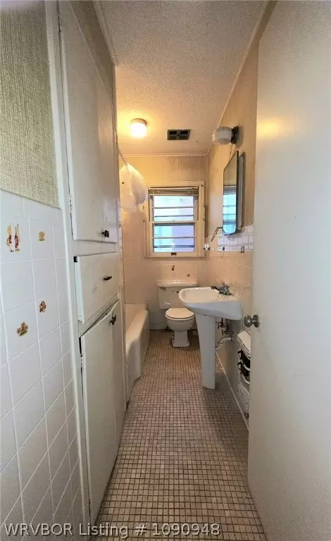 Bath - 3805 T St, Fort Smith, AR 72903 photo 3 of 3