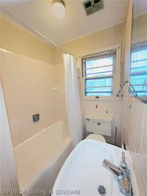 Bath - 3805 T St, Fort Smith, AR 72903 photo 2 of 3