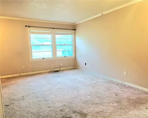 Living - 3805 T St, Fort Smith, AR 72903 photo 3 of 4