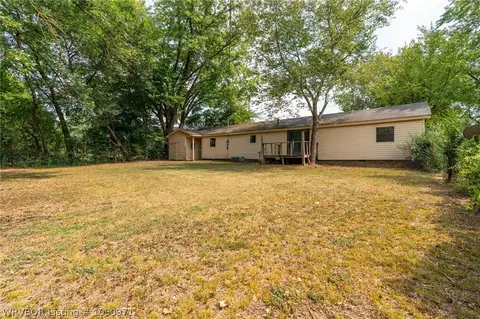Exterior - 409 W Arch St, Paris, AR 72855 photo 8 of 9